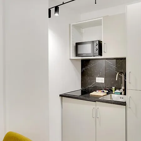 Cozy In The Bastille Neighborhood Apartment