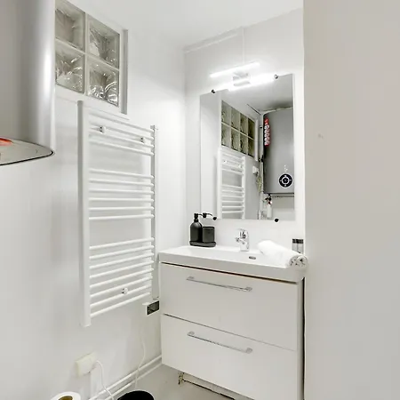 Cozy In The Bastille Neighborhood Paris