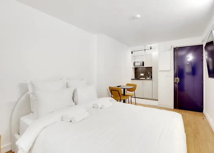 Cozy In The Bastille Neighborhood